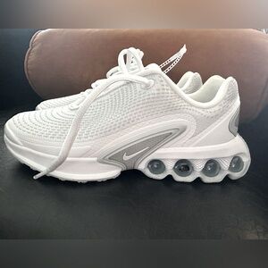 Nike Air Max DN kids size 3.5Y
